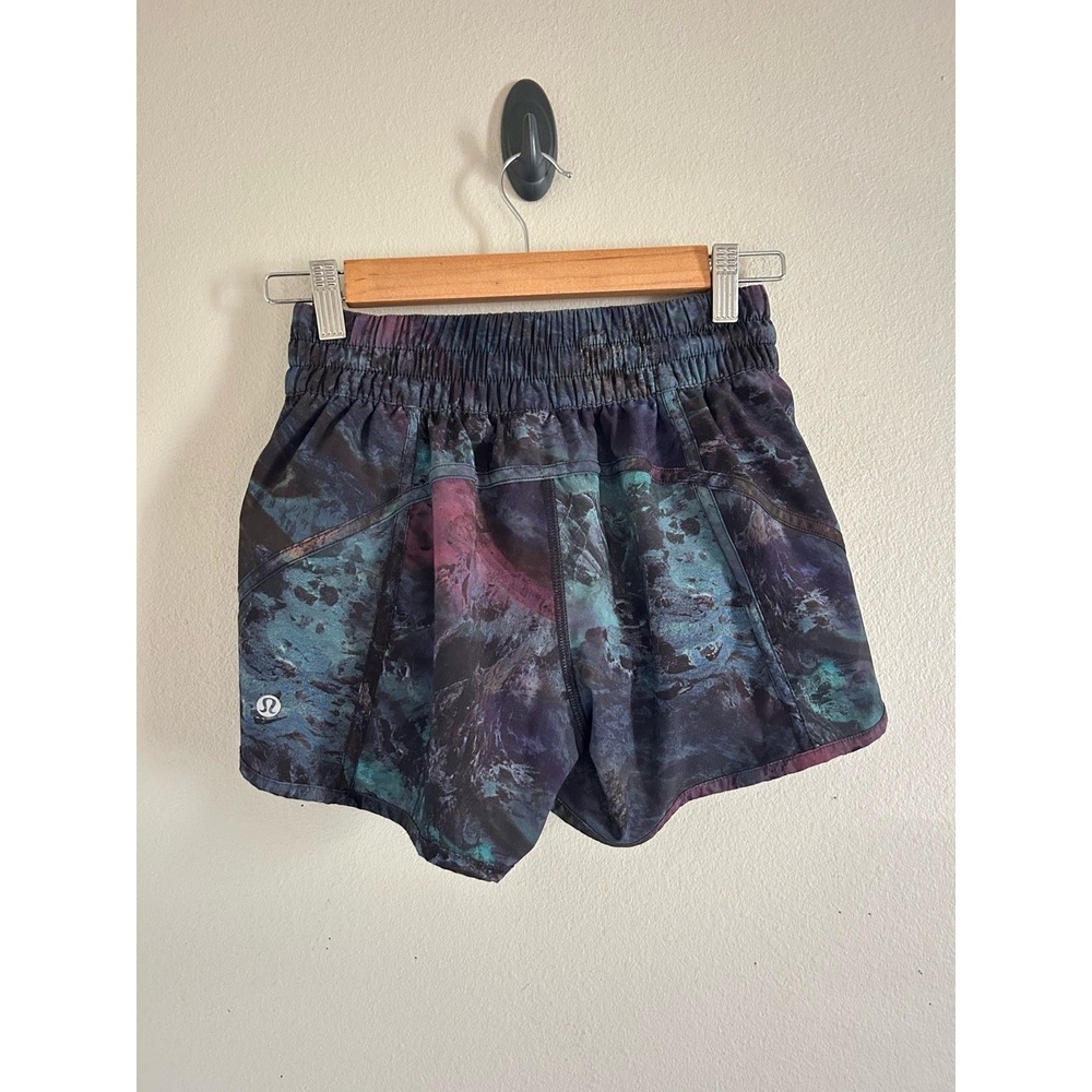 Lululemon Tracker Short V 4" Radiant Multi / Midnight Navy Size 6